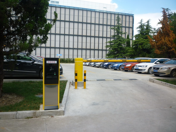 虹橋機場停車庫啟用車牌識別系統 無需再領取停車卡